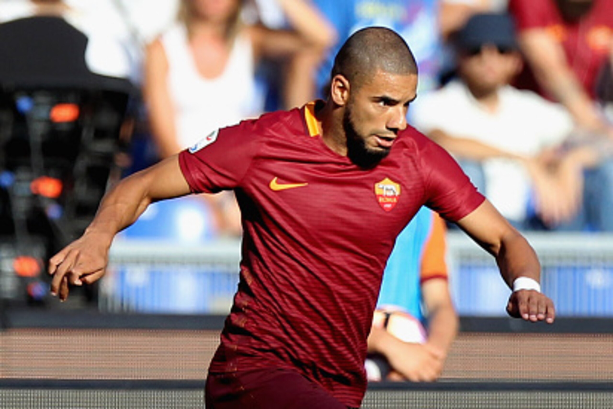 ROME, ITALY - AUGUST 20: Bruno Peres of AS Roma in action during the Serie A match between AS Roma and Udinese Calcio at Olimpico Stadium on August 20, 2016 in Rome, Italy.  (Photo by Paolo Bruno/Getty Images)