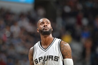 SAN ANTONIO, TX - NOVEMBER 9:  Jonathon Simmons #17 of the San Antonio Spurs reacts to a play against the Houston Rockets during the game on November 9, 2016 at the AT&T Center in San Antonio, Texas. NOTE TO USER: User expressly acknowledges and agrees th