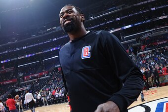 LOS ANGELES, CA - NOVEMBER 19:  DeAndre Jordan #6 of the LA Clippers warms up before a game against the Chicago Bulls on November 19, 2016 at the STAPLES Center in Los Angeles, California. NOTE TO USER: User expressly acknowledges and agrees that, by down