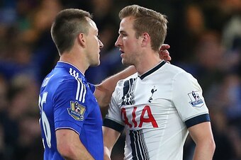 LONDON, ENGLAND - MAY 02 :  John Terry of Chelsea consoles Harry Kane of Tottenham Hotspur after the Barclays Premier League match between Chelsea and Tottenham Hotspur at Stamford Bridge on May 2, 2016 in London, England.  (Photo by Catherine Ivill - AMA