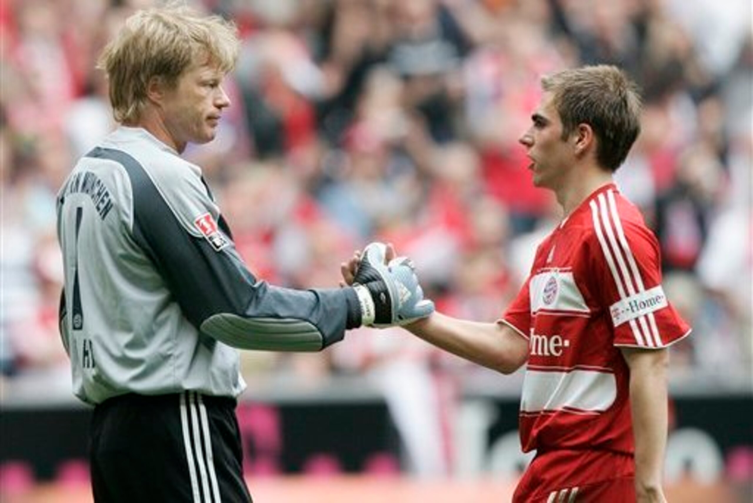 Oliver Kahn (left) is sceptical about Lahm's management abilities. Oliver Kahn (left) is sceptical about Lahm's management abilities.
