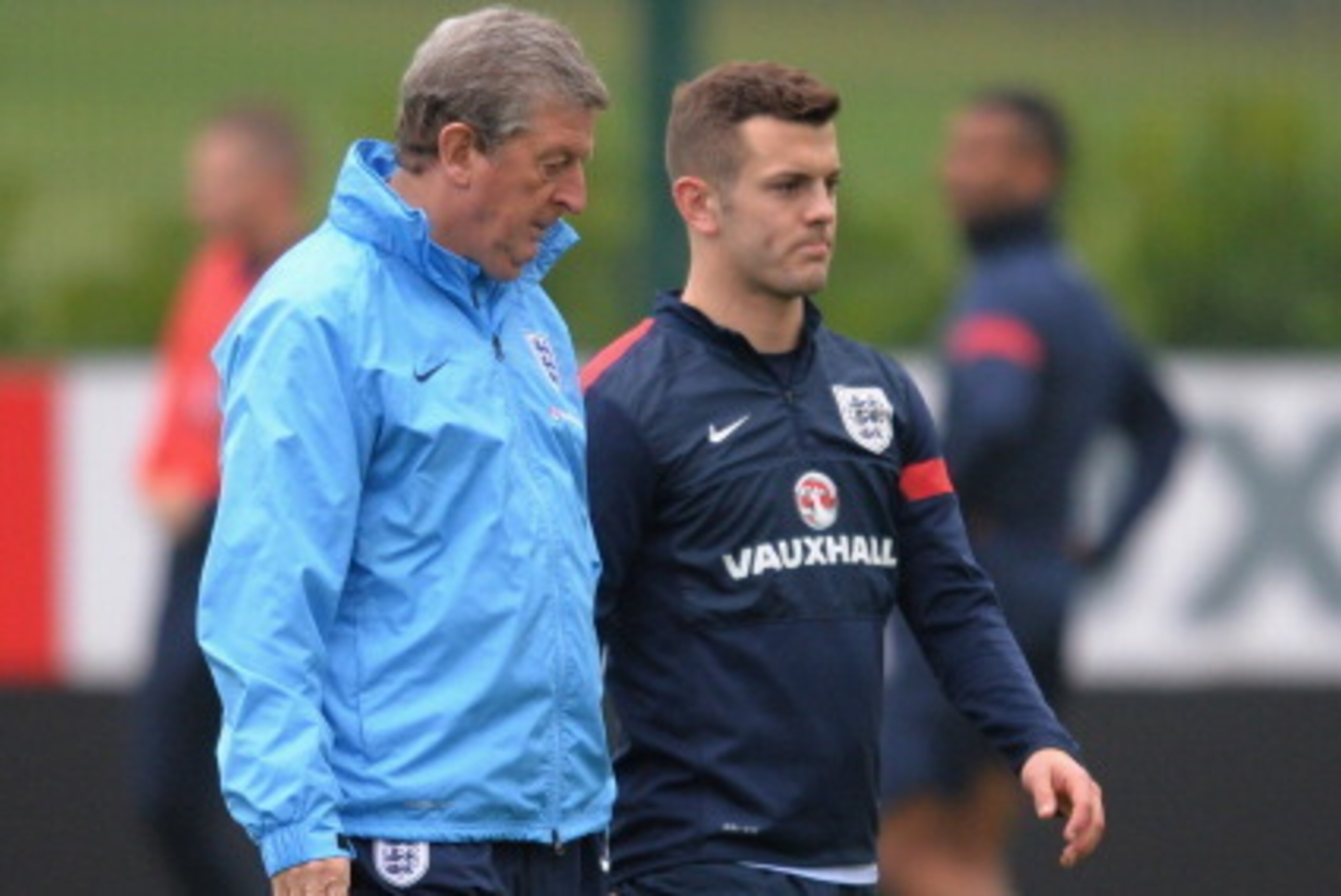 ST ALBANS, ENGLAND - NOVEMBER 18: Coach Roy Hodgson talks to Jack Wilshere during a England Training session at London Colney on November 18, 2013 in St Albans, England. (Photo by Christopher Lee/Getty Images) ST ALBANS, ENGLAND - NOVEMBER 18: Coach Roy Hodgson talks to Jack Wilshere during a England Training session at London Colney on November 18, 2013 in St Albans, England. (Photo by Christopher Lee/Getty Images)