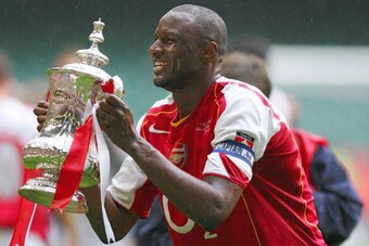 Cardiff, UNITED KINGDOM:  (FILES) Picture taken 21 May 2005 at the Millennium Dome in Cardiff, shows Arsenal's Patrick Vieira lifting the FA Cup after Arsenal defeated Manchester United in the FA Cup Final football match. Juventus were reported to be pois