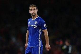 Chelsea's Serbian defender Branislav Ivanovic reacts at the end of the English Premier League football match between Arsenal and Chelsea at The Emirates stadium in London, on September 24, 2016. / AFP / IKIMAGES / Ian Kington / RESTRICTED TO EDITORIAL USE