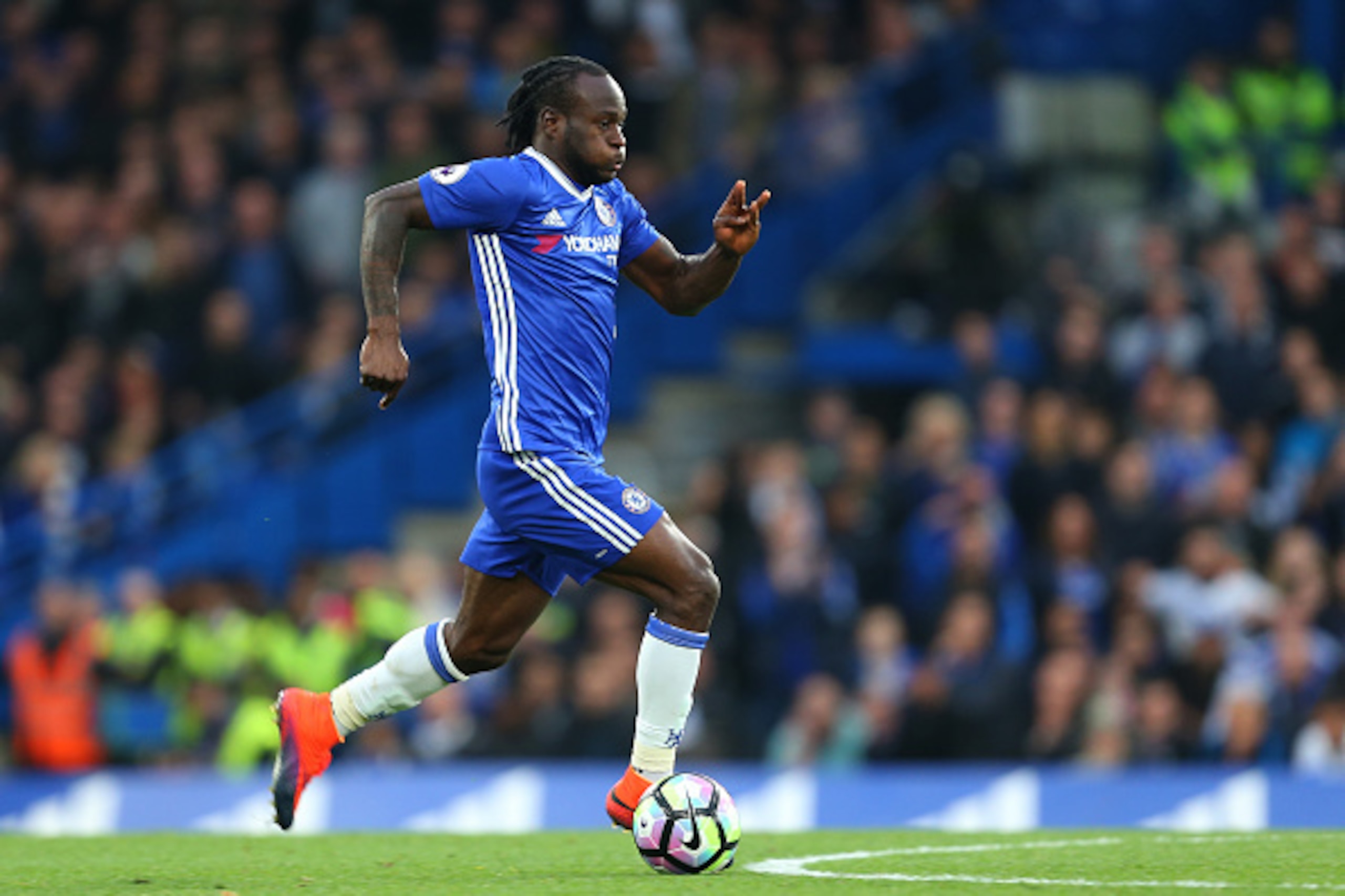 LONDON, ENGLAND - OCTOBER 23: Victor Moses of Chelsea during the Premier League match between Chelsea and Manchester United at Stamford Bridge on October 23, 2016 in London, England. (Photo by Catherine Ivill - AMA/Getty Images) LONDON, ENGLAND - OCTOBER 23: Victor Moses of Chelsea during the Premier League match between Chelsea and Manchester United at Stamford Bridge on October 23, 2016 in London, England. (Photo by Catherine Ivill - AMA/Getty Images)