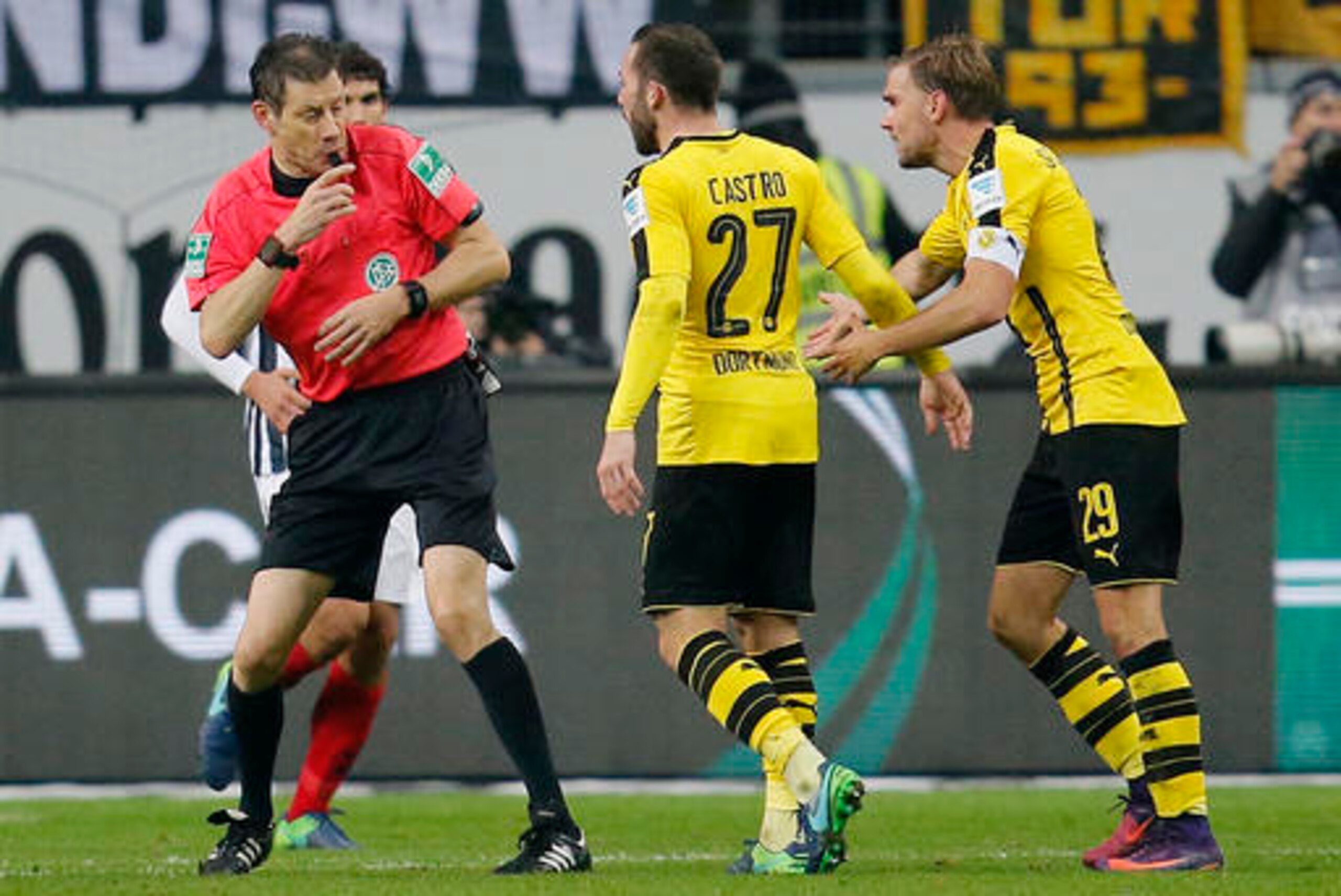 Marcel Schmelzer could have been sent off for pushing referee Wolfgang Stark when he believed his team should have had a stoppage-time penalty.