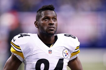 INDIANAPOLIS, IN - NOVEMBER 24: Antonio Brown #84 of the Pittsburgh Steelers looks on before the game against the Indianapolis Colts at Lucas Oil Stadium on November 24, 2016 in Indianapolis, Indiana. The Steelers defeated the Colts 28-7. (Photo by Joe Ro