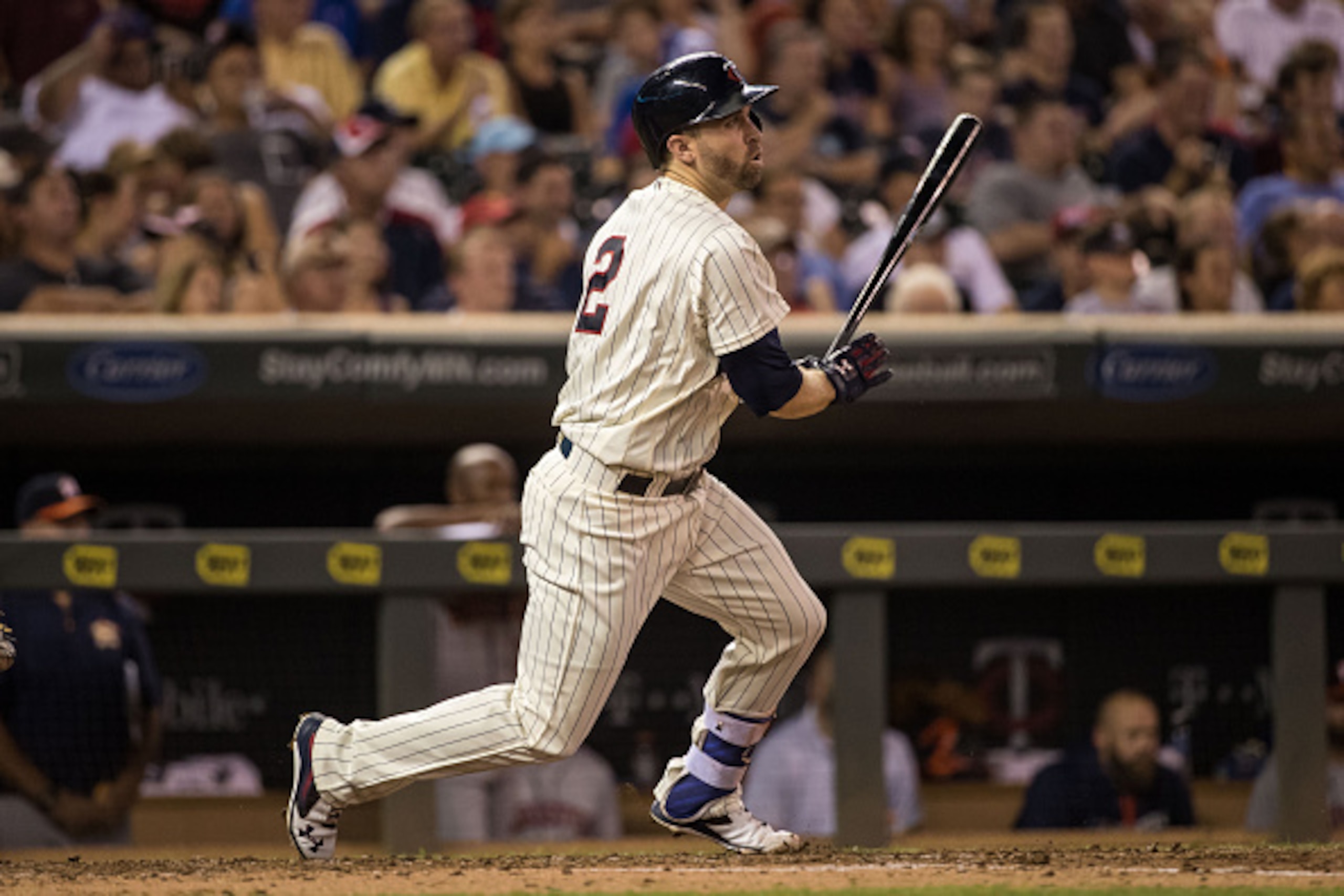 MINNEAPOLIS, MN- AUGUST 10: Brian Dozier #2 of the Minnesota Twins bats against the Houston Astros on August 10, 2016 at Target Field in Minneapolis, Minnesota. (Photo by Brace Hemmelgarn/Minnesota Twins/Getty Images)
