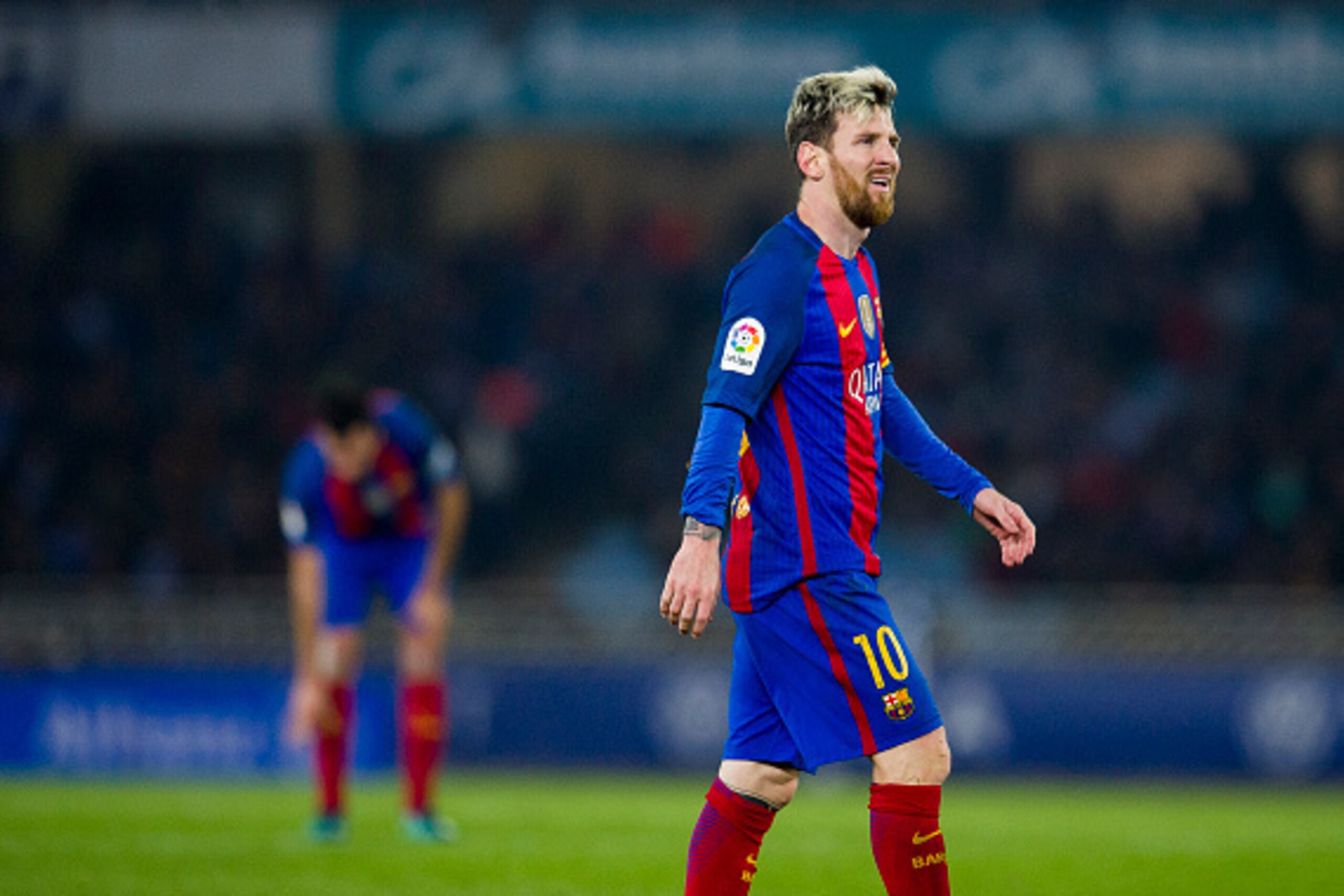 SAN SEBASTIAN, SPAIN - NOVEMBER 27:  Lionel Messi of FC Barcelona reacts during the La Liga match between Real Sociedad de Futbol and FC Barcelona at Estadio Anoeta on November 27, 2016 in San Sebastian, Spain.  (Photo by Juan Manuel Serrano Arce/Getty Im
