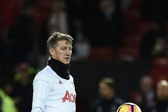 Manchester United's German midfielder Bastian Schweinsteiger warms up for the English Premier League football match between Manchester United and West Ham United at Old Trafford in Manchester, north west England, on November 27, 2016. / AFP / Oli SCARFF /