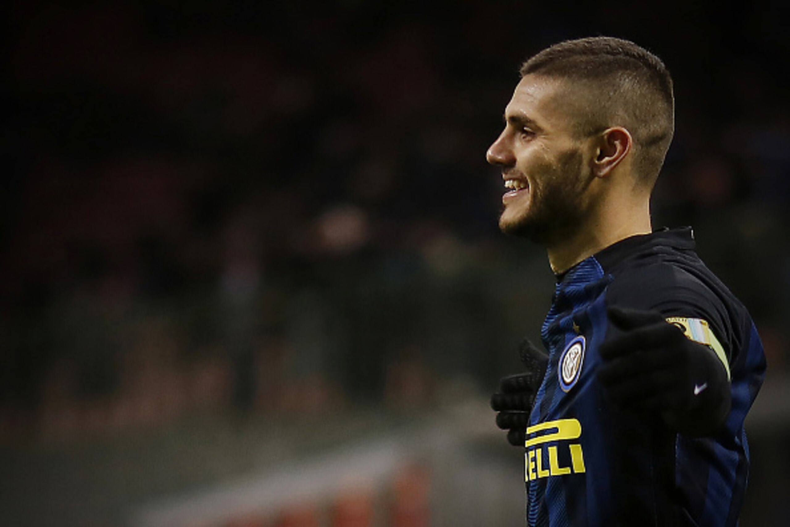 Inter Milan's Argentinian forward Mauro Emanuel Icardi celebrates with after scoring a goal during the Italian Serie A football match between Inter Milan and Fiorentina on November 28, 2016 at the San Siro Stadium in Milan. / AFP / MARCO BERTORELLO Inter Milan's Argentinian forward Mauro Emanuel Icardi celebrates with after scoring a goal during the Italian Serie A football match between Inter Milan and Fiorentina on November 28, 2016 at the San Siro Stadium in Milan. / AFP / MARCO BERTORELLO