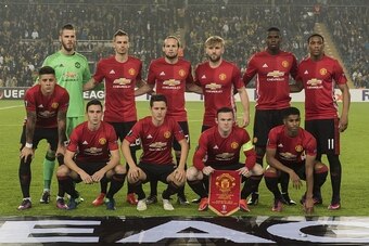 (BL-R) goalkeeper David de Gea of Manchester United FC, Morgan Schneiderlin of Manchester United FC, Daley Blind of Manchester United FC, Luke Shaw of Manchester United FC, Paul Pogba of Manchester United FC, Anthony Martial of Manchester United FC (FL-R)