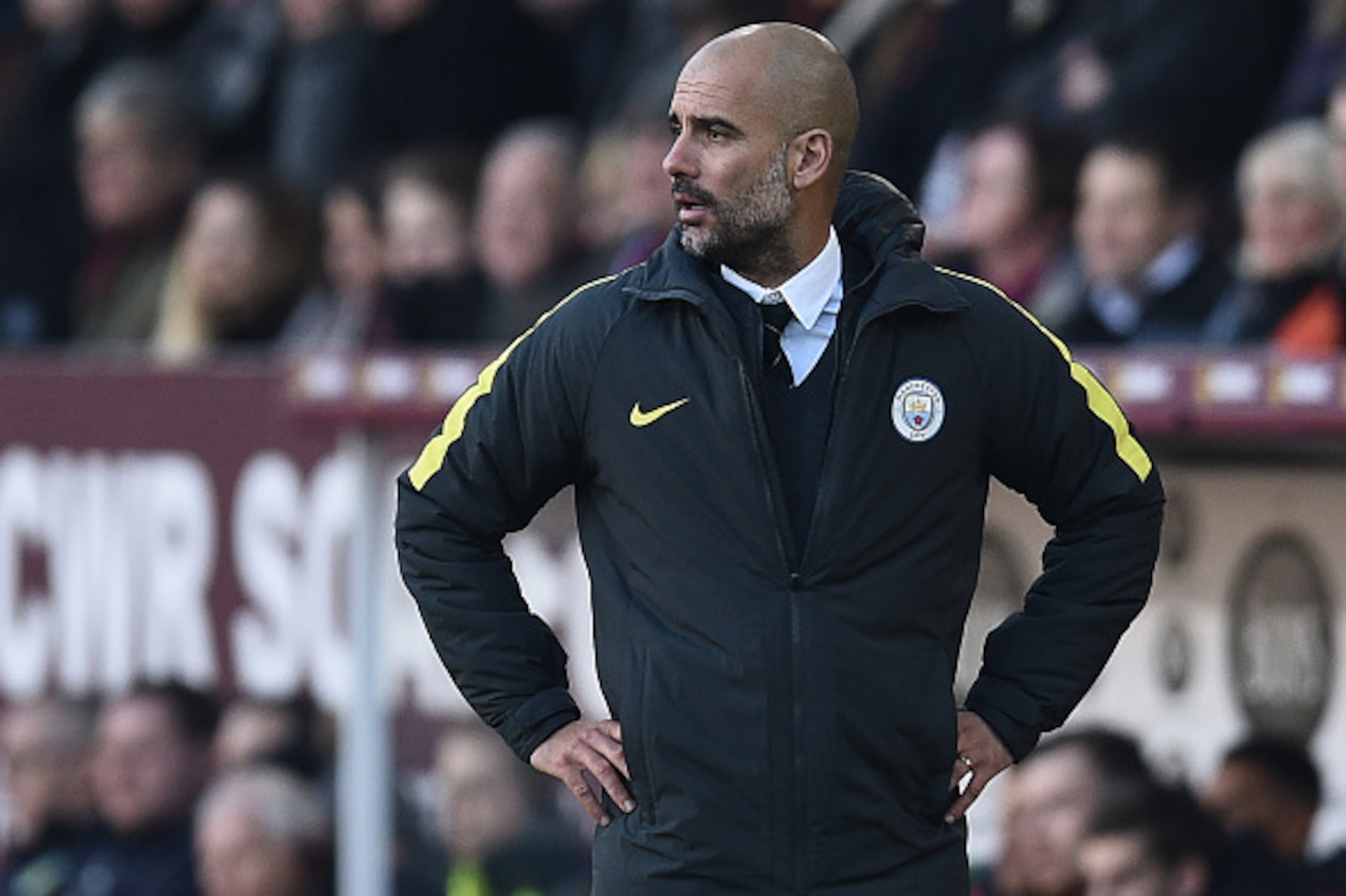 Manchester City's Spanish manager Pep Guardiola gestures on the touchline during the English Premier League football match between Burnley and Manchester City at Turf Moor in Burnley, north west England on November 26, 2016. / AFP / Oli SCARFF / RESTRICTE Manchester City's Spanish manager Pep Guardiola gestures on the touchline during the English Premier League football match between Burnley and Manchester City at Turf Moor in Burnley, north west England on November 26, 2016. / AFP / Oli SCARFF / RESTRICTE