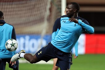 Tottenham's French forward Moussa Sissoko takes part in a training session on November 21, 2016 at the Louis II Stadium in Monaco, on the eve of the UEFA Champions League football match between AS Monaco and Tottenham HS.  / AFP / VALERY HACHE        (Pho