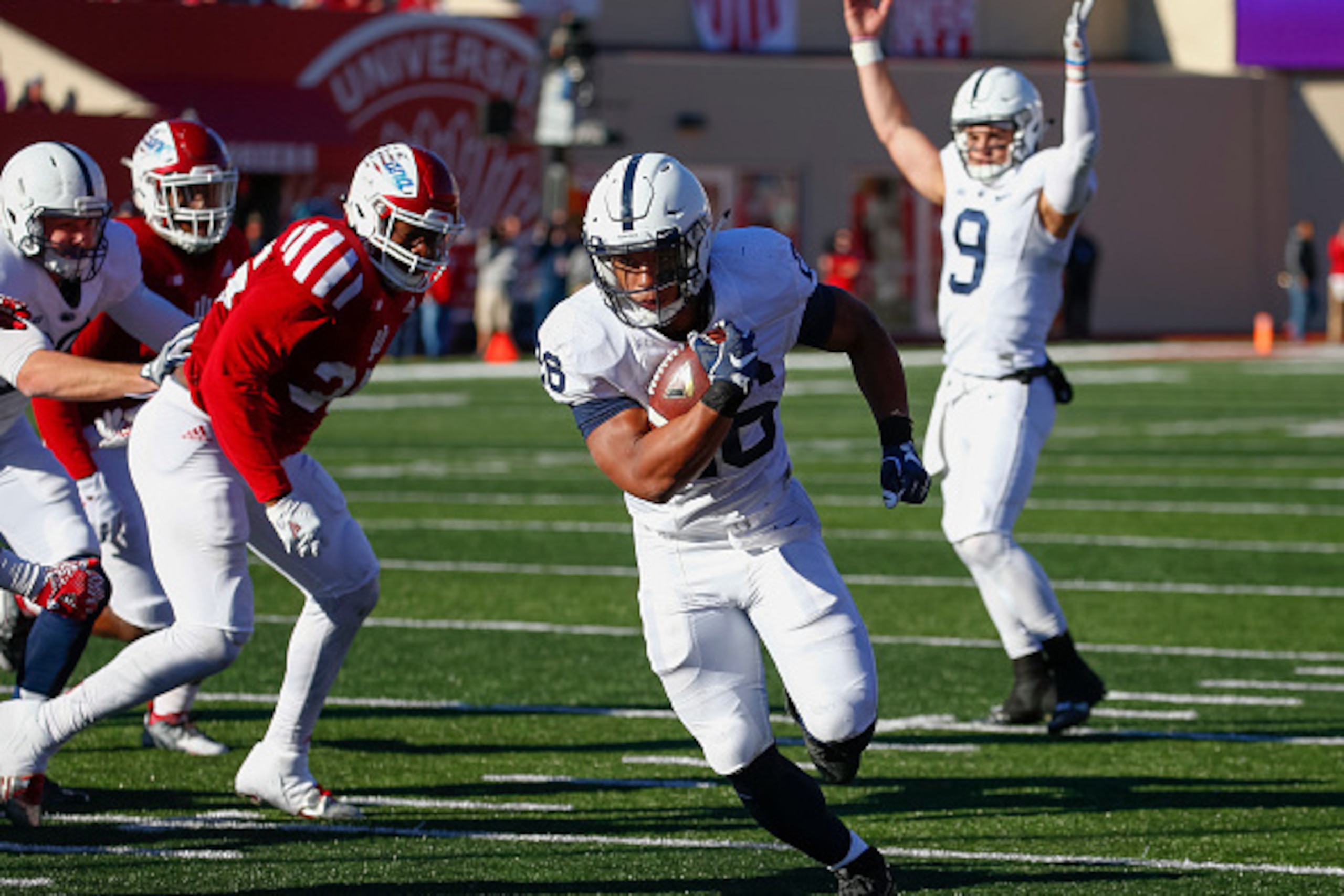 BLOOMINGTON, IN - NOVEMBER 12: Saquon Barkley #26 of the Penn State Nittany Lions runs the ball during the game against the Indiana Hoosiers at Memorial Stadium on November 12, 2016 in Bloomington, Indiana. (Photo by Michael Hickey/Getty Images)