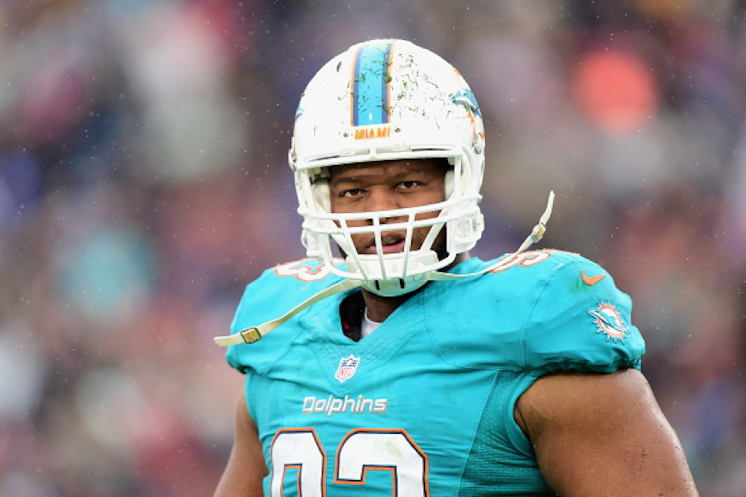LOS ANGELES, CA - NOVEMBER 20:  Ndamukong Suh #93 of the Miami Dolphins reacts after sacking quarterback Jared Goff #16 of the Los Angeles Rams during the second quarter of the game at Los Angeles Coliseum on November 20, 2016 in Los Angeles, California. 