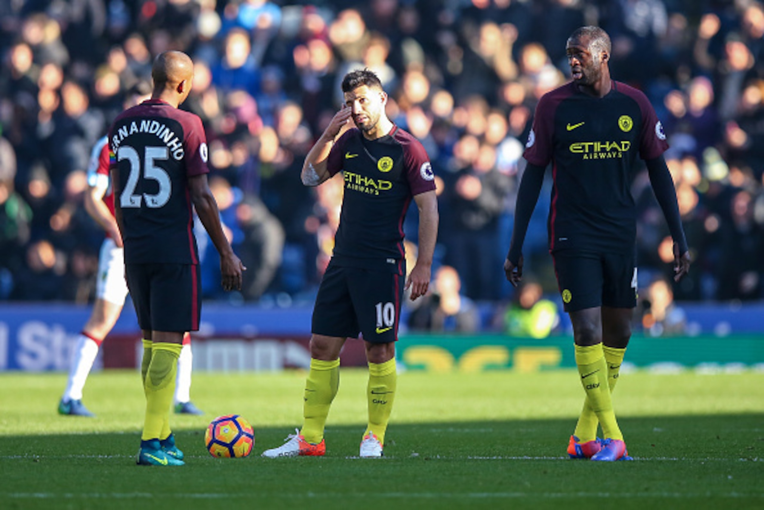 BURNLEY, ENGLAND - NOVEMBER 26: Sergio Aguero of Manchester City during the Premier League match between Burnley and Manchester City at Turf Moor on November 26, 2016 in Burnley, England. (Photo by Robbie Jay Barratt - AMA/Getty Images)