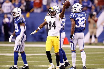 INDIANAPOLIS, IN - NOVEMBER 24: Antonio Brown #84 of the Pittsburgh Steelers reacts after making a first down catch during the second half of the game against the Indianapolis Colts at Lucas Oil Stadium on November 24, 2016 in Indianapolis, Indiana.  (Pho