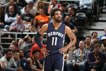 SALT LAKE CITY, UT - NOVEMBER 14:  Mike Conley #11 of the Memphis Grizzlies reacts to a play against the Utah Jazz on November 14, 2016 at vivint.SmartHome Arena in Salt Lake City, Utah. NOTE TO USER: User expressly acknowledges and agrees that, by downlo
