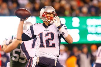 EAST RUTHERFORD, NJ - NOVEMBER 27:  (NEW YORK DAILIES OUT)     Tom Brady #12 of the New England Patriots in action against the New York Jets on November 27, 2016 at MetLife Stadium in East Rutherford, New Jersey. The Patriots defeated the Jets 22-17.  (Ph