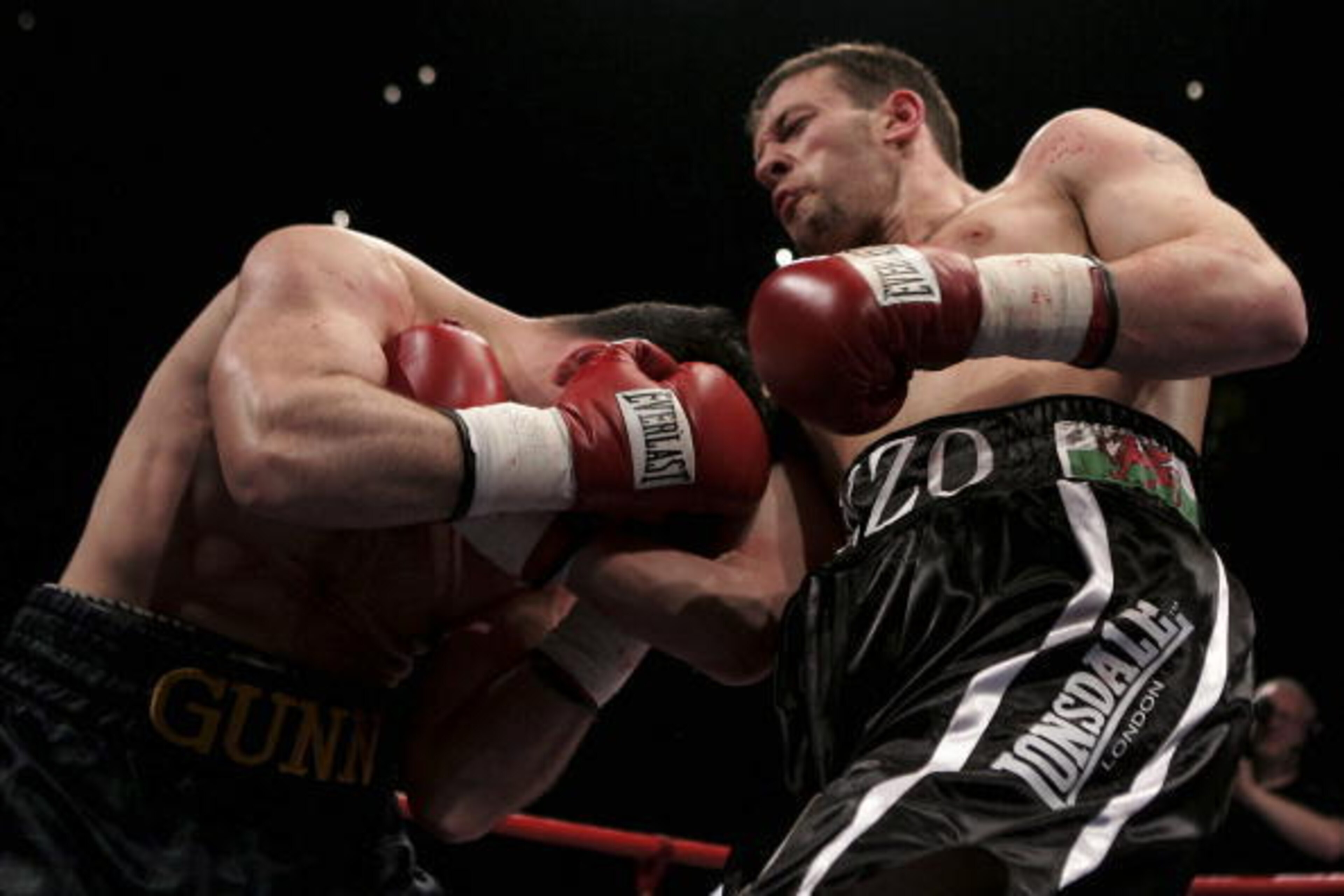 CARDIFF, WALES - APRIL 7:  Enzo Maccarinelli connects with a right uppercut against Bobby Gunn during their WBO cruiserweight title fight at the Milennium Stadium on April 7, 2007 in Cardiff Wales. (Photo by John Gichigi/Getty Images)