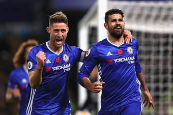 LONDON, ENGLAND - NOVEMBER 05:  Diego Costa of Chelsea (R) celebrates scoring his sides third goal with Gary Cahill of Chelsea (L) during the Premier League match between Chelsea and Everton at Stamford Bridge on November 5, 2016 in London, England.  (Pho