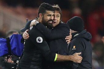 MIDDLESBROUGH, ENGLAND - NOVEMBER 20: Diego Costa of Chelsea celebrates with Chelsea manager Antonio Conte during the Premier League match between Middlesbrough and Chelsea at Riverside Stadium on November 20, 2016 in Middlesbrough, England. (Photo by Ian