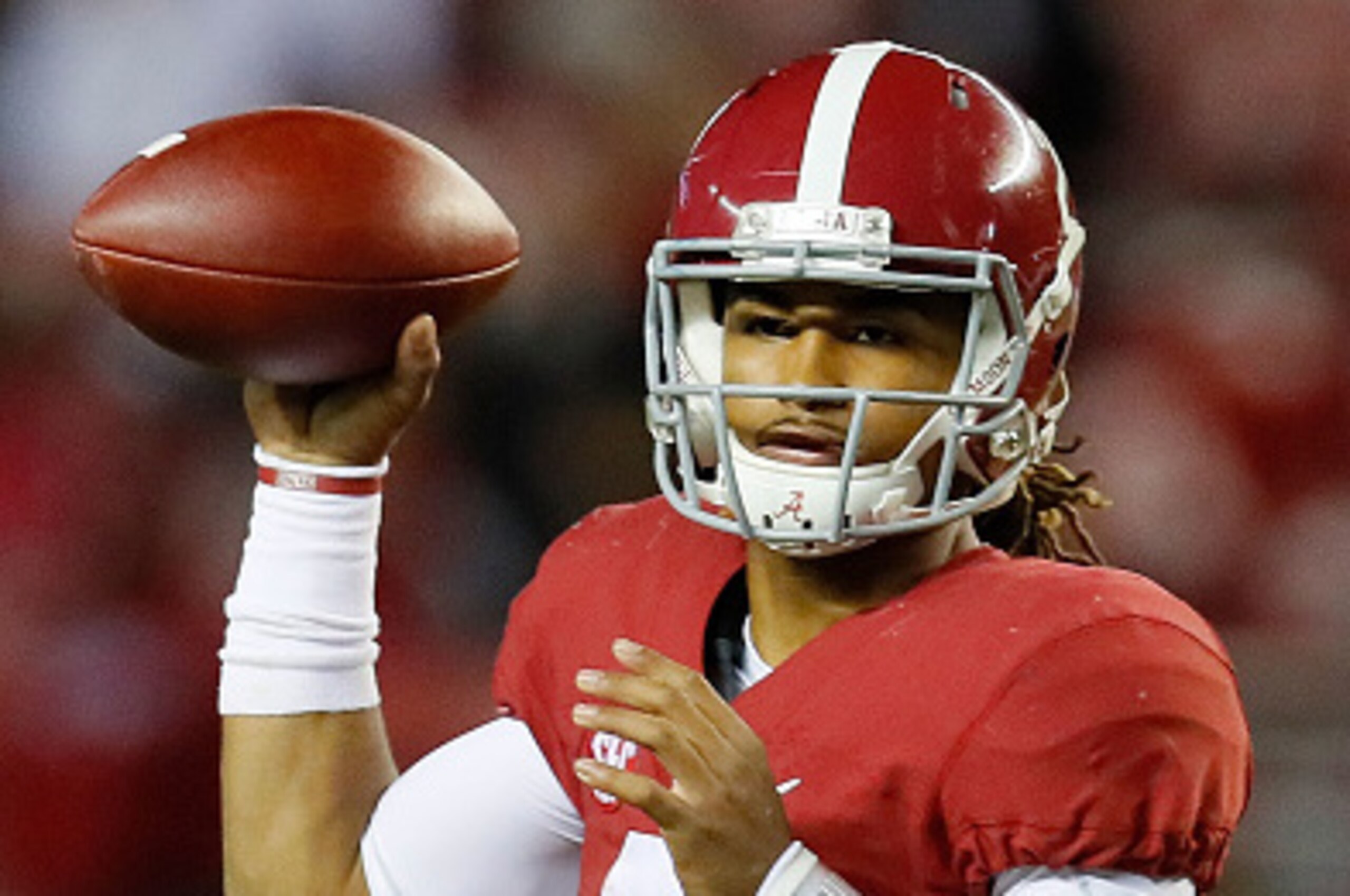 TUSCALOOSA, AL - NOVEMBER 19:  Jalen Hurts #2 of the Alabama Crimson Tide looks to pass against the Chattanooga Mocs at Bryant-Denny Stadium on November 19, 2016 in Tuscaloosa, Alabama.  (Photo by Kevin C. Cox/Getty Images)