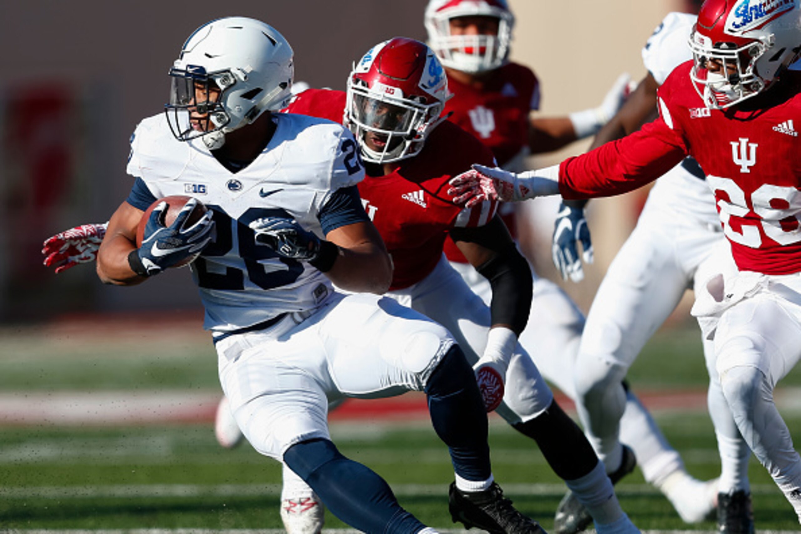 BLOOMINGTON, IN - NOVEMBER 12: Saquon Barkley #26 of the Penn State Nittany Lions runs the ball against the Indiana Hoosiers at Memorial Stadium on November 12, 2016 in Bloomington, Indiana. (Photo by Michael Hickey/Getty Images)