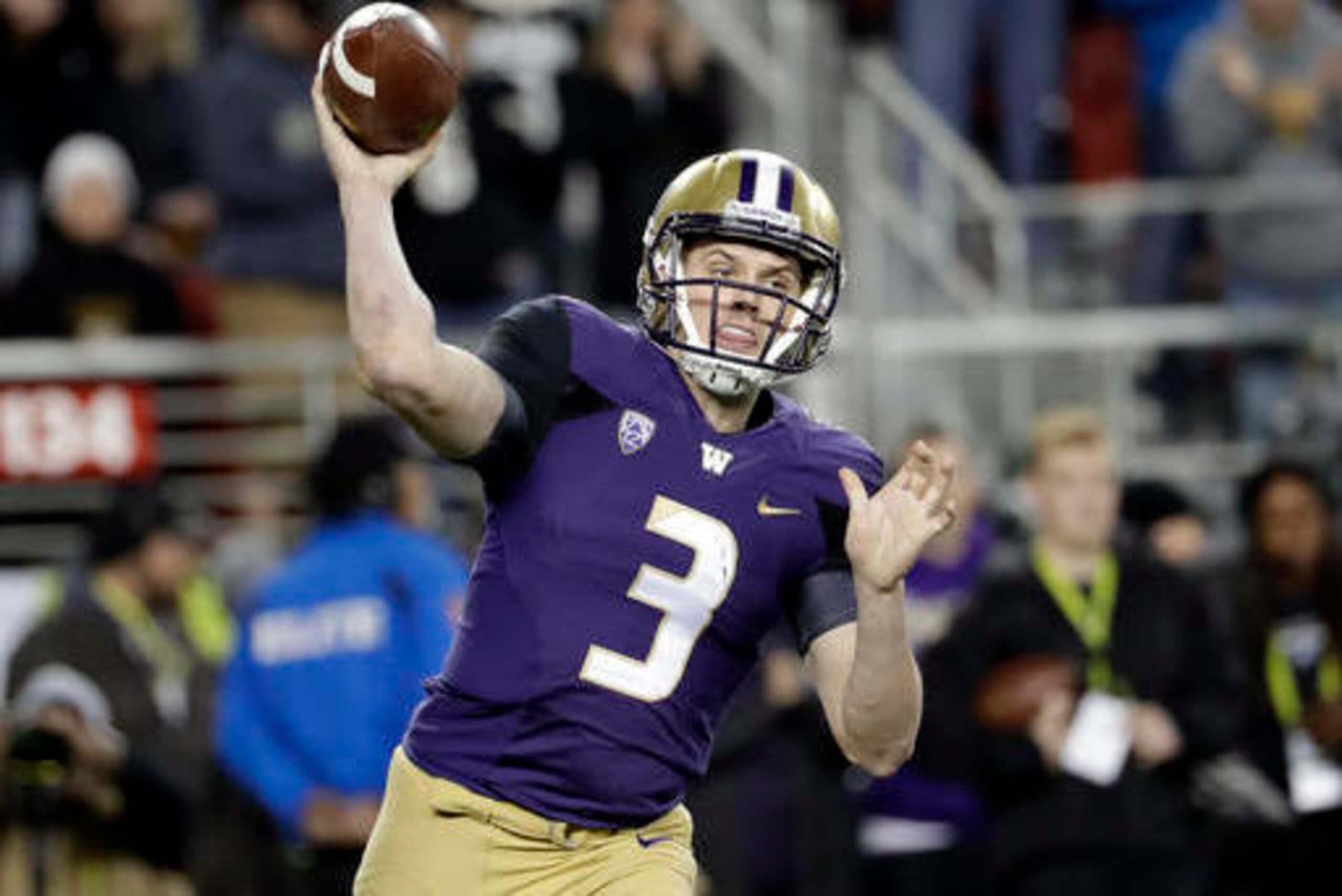 Jake Browning threw for just 118 yards against Colorado, but the Huskies rolled to a 41-10 victory Friday night.