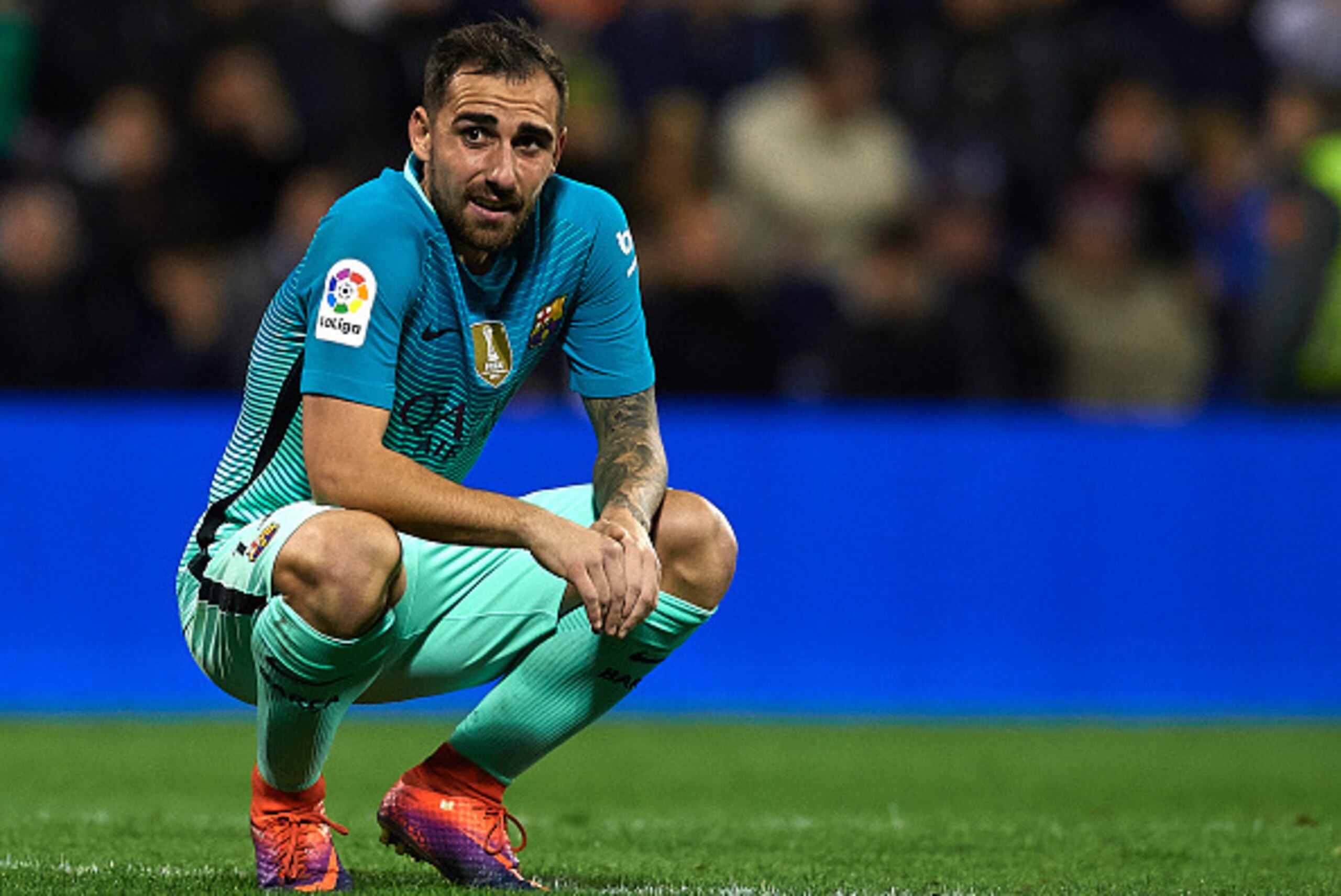ALICANTE, SPAIN - NOVEMBER 30:  Paco Alcacer of Barcelona reacts during the La Copa del Rey first leg match between Hercules CF and FC Barcelona at Jose Rico Perez on November 30, 2016 in Alicante, Spain.  (Photo by Manuel Queimadelos Alonso/Getty Images)