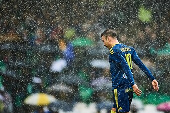 SEVILLE, SPAIN - DECEMBER 04:  Iago Aspas of RC Celta de Vigo reacts during La Liga match between Real Betis Balompie an RC Celta de Vigo at Benito Villamarin Stadium on December 4, 2016 in Seville, Spain.  (Photo by Aitor Alcalde Colomer/Getty Images)