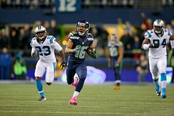 SEATTLE, WA - DECEMBER 04: Wide receiver Tyler Lockett #16 of the Seattle Seahawks rushes against the Carolina Panthers at CenturyLink Field on December 4, 2016 in Seattle, Washington. (Photo by Jonathan Ferrey/Getty Images)