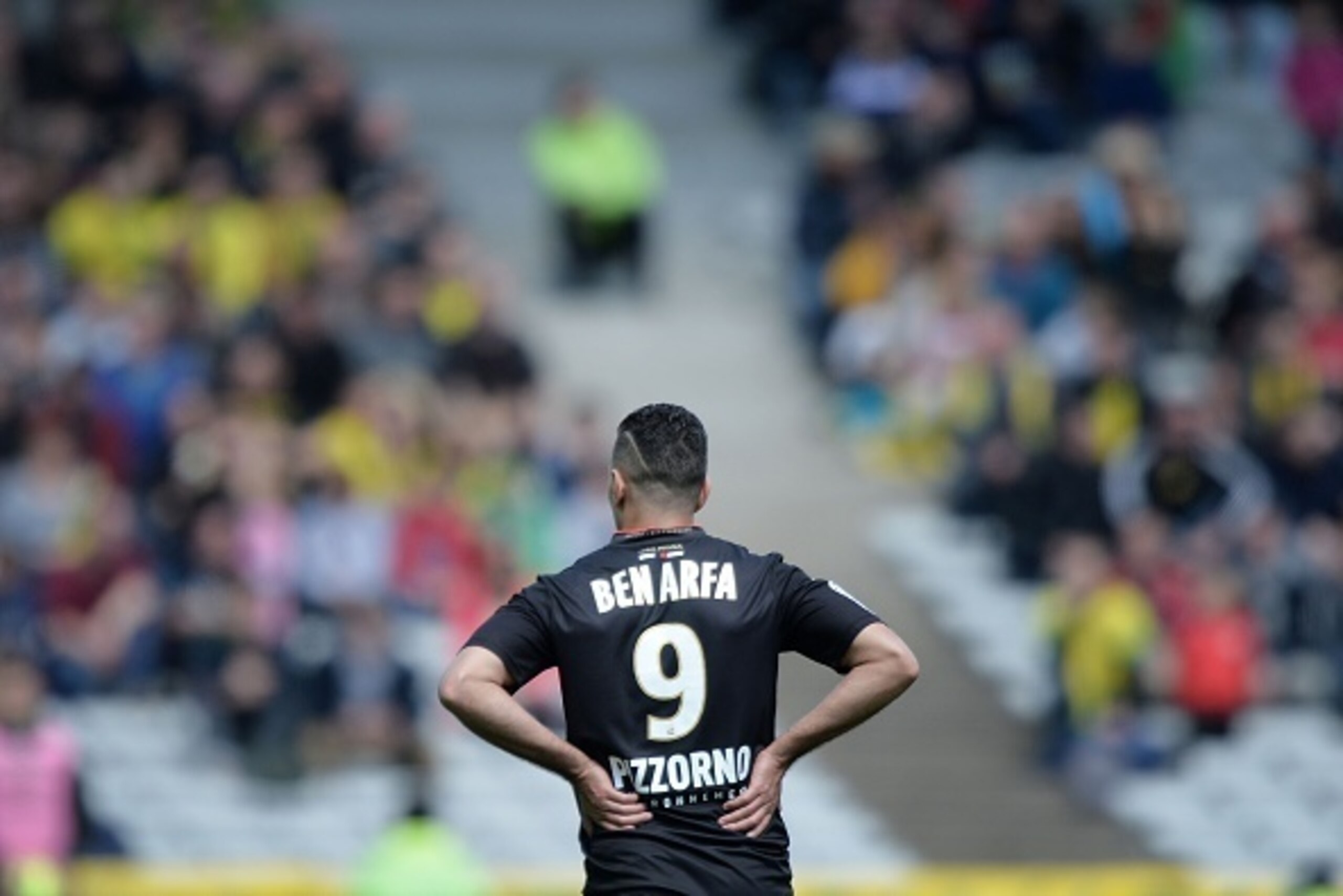 Nice's French forward Hatem Ben Arfa is pictured during the French L1 football match between Nantes and Nice on April 30, 2016 at the Beaujoire stadium in Nantes, western France.   AFP PHOTO/JEAN-SEBASTIEN EVRARD / AFP / JEAN-SEBASTIEN EVRARD        (Phot
