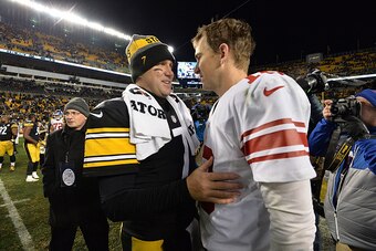 PITTSBURGH, PA - DECEMBER 04:  Ben Roethlisberger #7 of the Pittsburgh Steelers talks with Eli Manning #10 of the New York Giants at the conclusion of the Pittsburgh Steelers 24-14 win over the New York Giants at Heinz Field on December 4, 2016 in Pittsbu