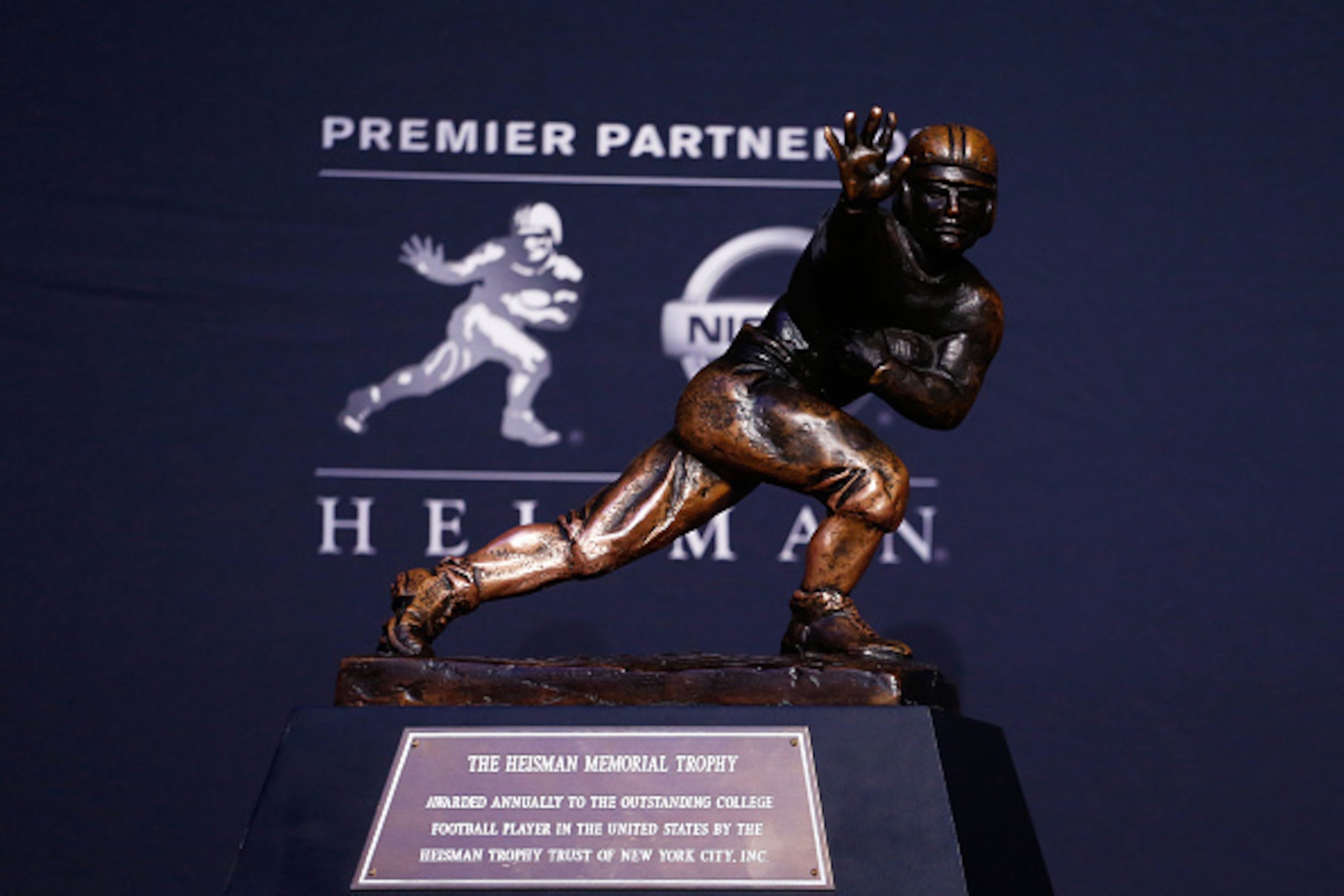 NEW YORK, NY - DECEMBER 12:  A general view of the Heisman Trophy during a press conference prior to the 2015 Heisman Trophy Presentation at the Marriott Marquis on December 12, 2015 in New York City.  (Photo by Mike Stobe/Getty Images)