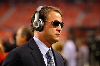 GLENDALE, AZ - JANUARY 11:  Offensive coordinator Lane Kiffin of the Alabama Crimson Tide walks on the field before the 2016 College Football Playoff National Championship Game at University of Phoenix Stadium on January 11, 2016 in Glendale, Arizona.  (P