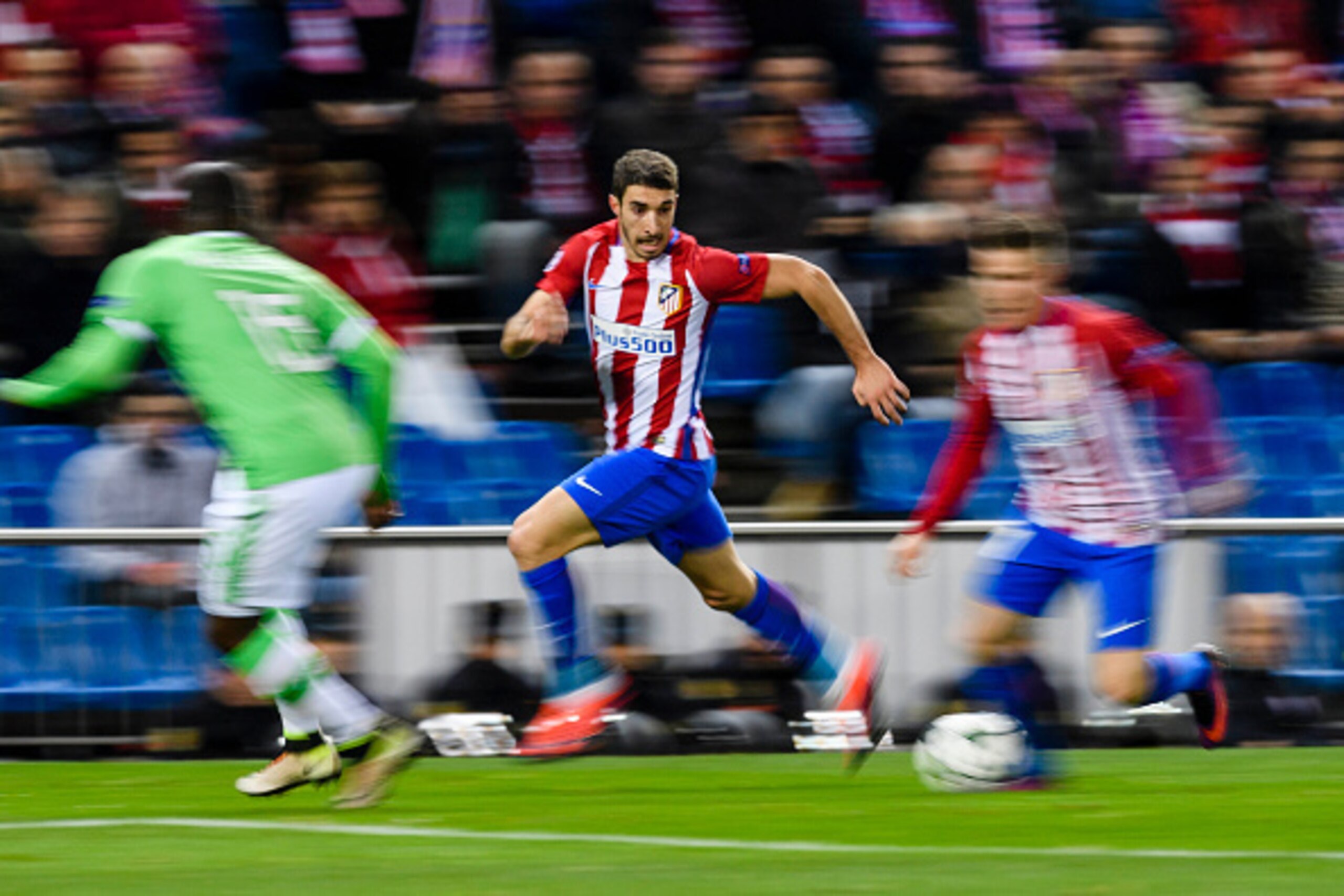MADRID, SPAIN - NOVEMBER 23: Sime Vrsaljko of Atletico de Madrid in action during their 2016-17 UEFA Champions League match between Atletico de Madrid and PSV Eindhoven at the Vicente Calderon Stadium on 23 November 2016 in Madrid, Spain. (Photo by Power MADRID, SPAIN - NOVEMBER 23: Sime Vrsaljko of Atletico de Madrid in action during their 2016-17 UEFA Champions League match between Atletico de Madrid and PSV Eindhoven at the Vicente Calderon Stadium on 23 November 2016 in Madrid, Spain. (Photo by Power