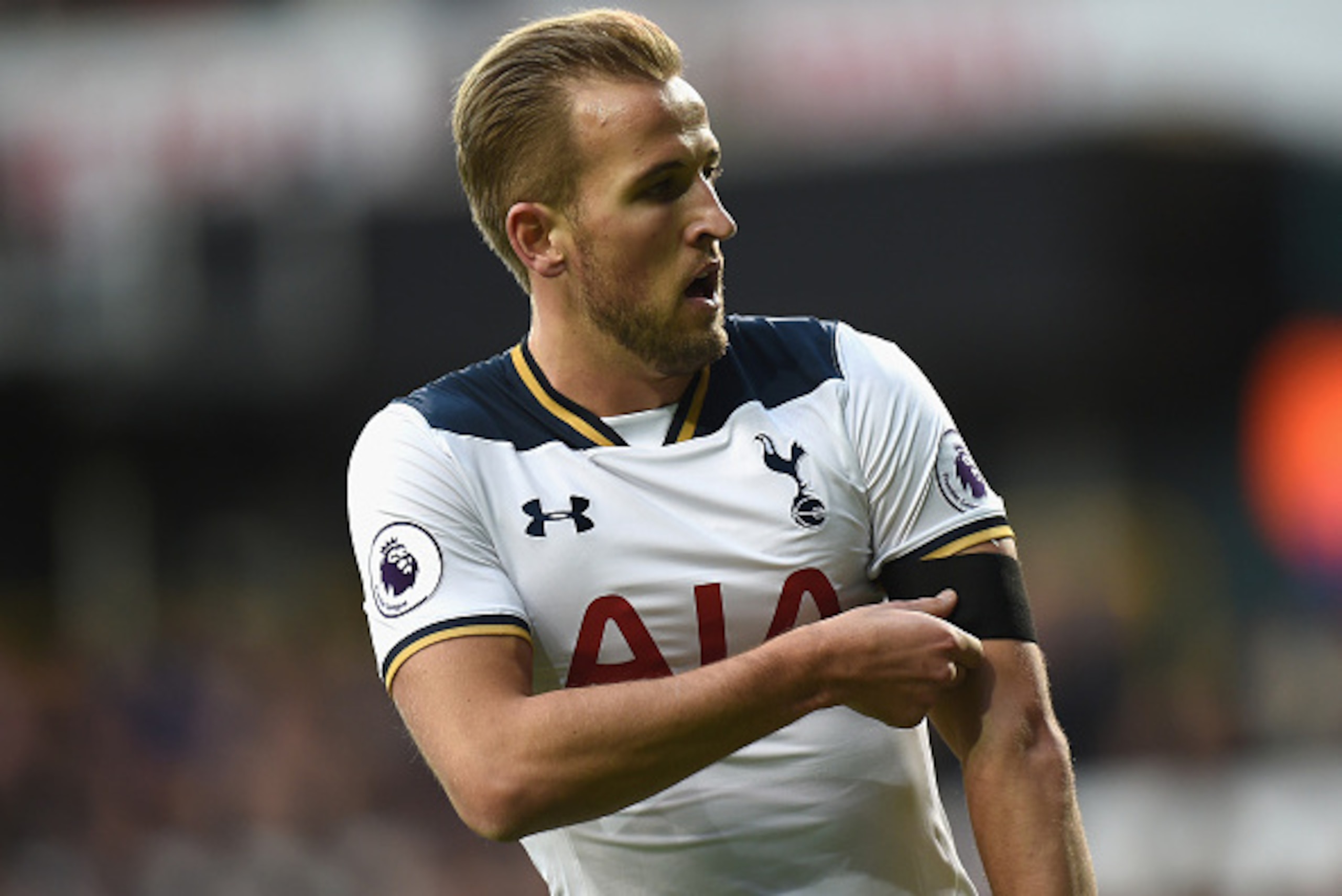 LONDON, ENGLAND - DECEMBER 03: Harry Kane of Tottenham Hotspur wears a black armband out of respect for the victims of the Chapecoense Plane Crash during the Premier League match between Tottenham Hotspur and Swansea City at White Hart Lane on December 3 LONDON, ENGLAND - DECEMBER 03: Harry Kane of Tottenham Hotspur wears a black armband out of respect for the victims of the Chapecoense Plane Crash during the Premier League match between Tottenham Hotspur and Swansea City at White Hart Lane on December 3