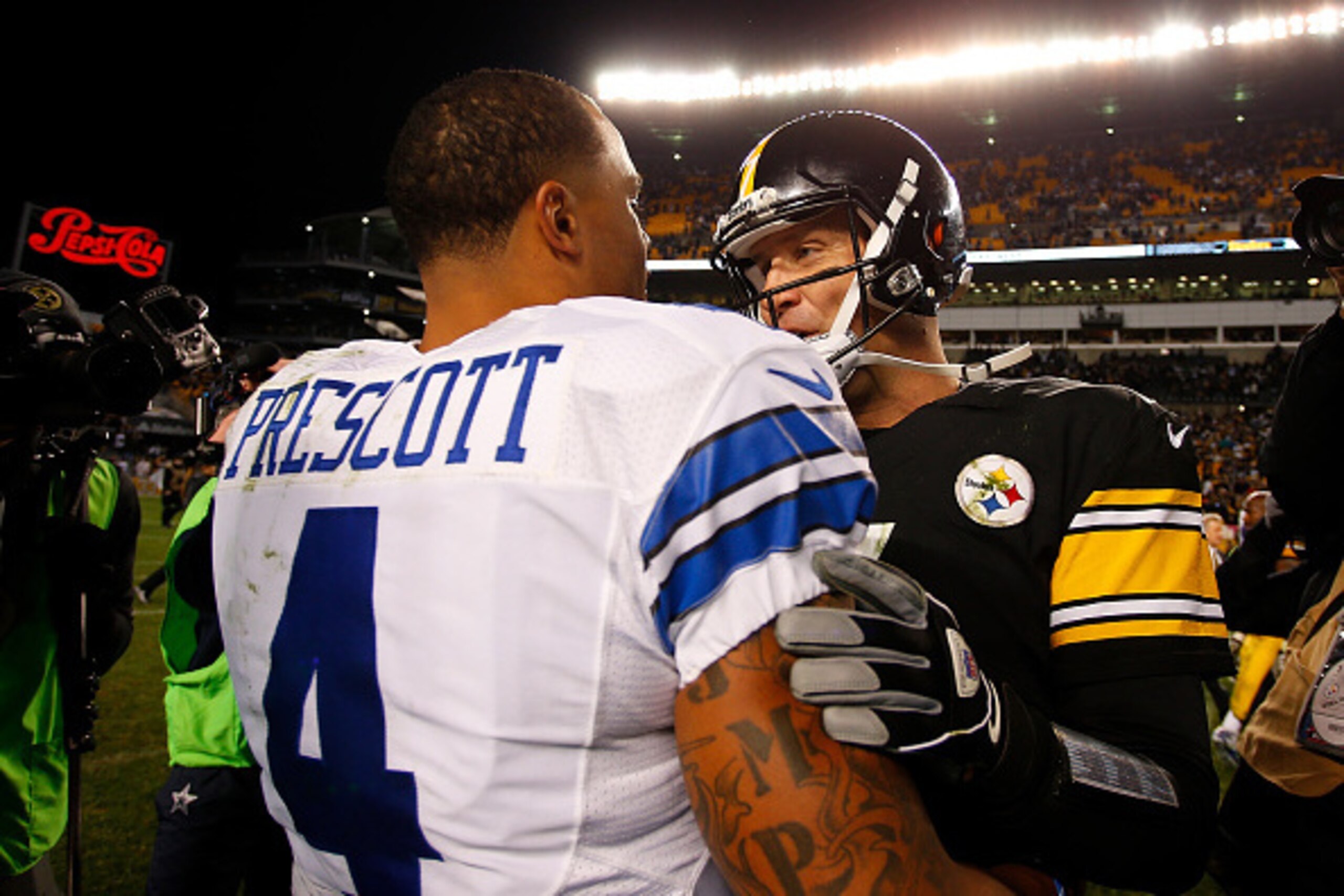 PITTSBURGH, PA - NOVEMBER 13: Ben Roethlisberger #7 of the Pittsburgh Steelers shakes hands with Dak Prescott #4 of the Dallas Cowboys at the conclusion of the Dallas Cowboys 35-30 win over the Pittsburgh Steelers at Heinz Field on November 13, 2016 in P PITTSBURGH, PA - NOVEMBER 13: Ben Roethlisberger #7 of the Pittsburgh Steelers shakes hands with Dak Prescott #4 of the Dallas Cowboys at the conclusion of the Dallas Cowboys 35-30 win over the Pittsburgh Steelers at Heinz Field on November 13, 2016 in P