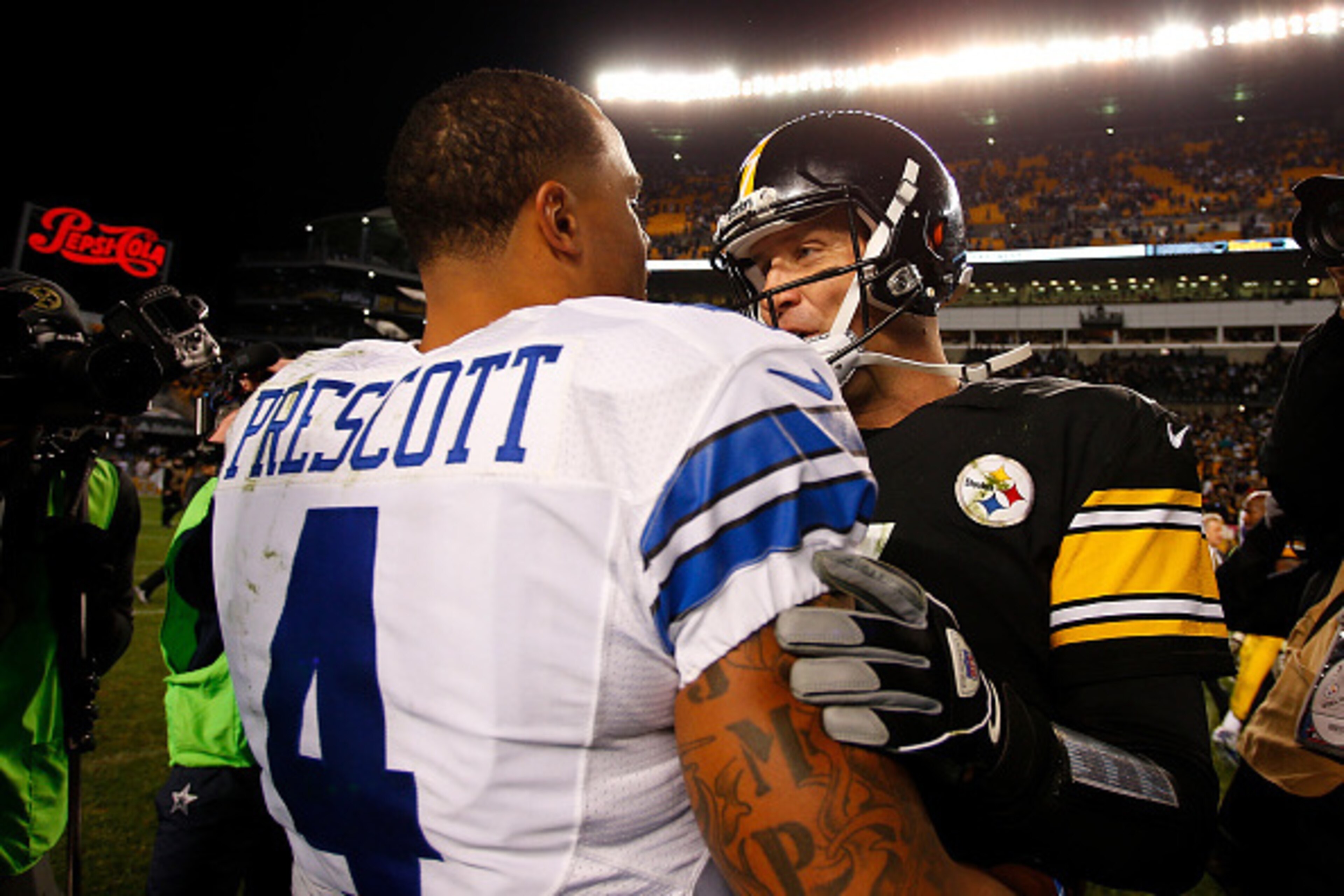 PITTSBURGH, PA - NOVEMBER 13:  Ben Roethlisberger #7 of the Pittsburgh Steelers shakes hands with Dak Prescott #4 of the Dallas Cowboys at the conclusion of the Dallas Cowboys 35-30 win over the Pittsburgh Steelers at Heinz Field on November 13, 2016 in P