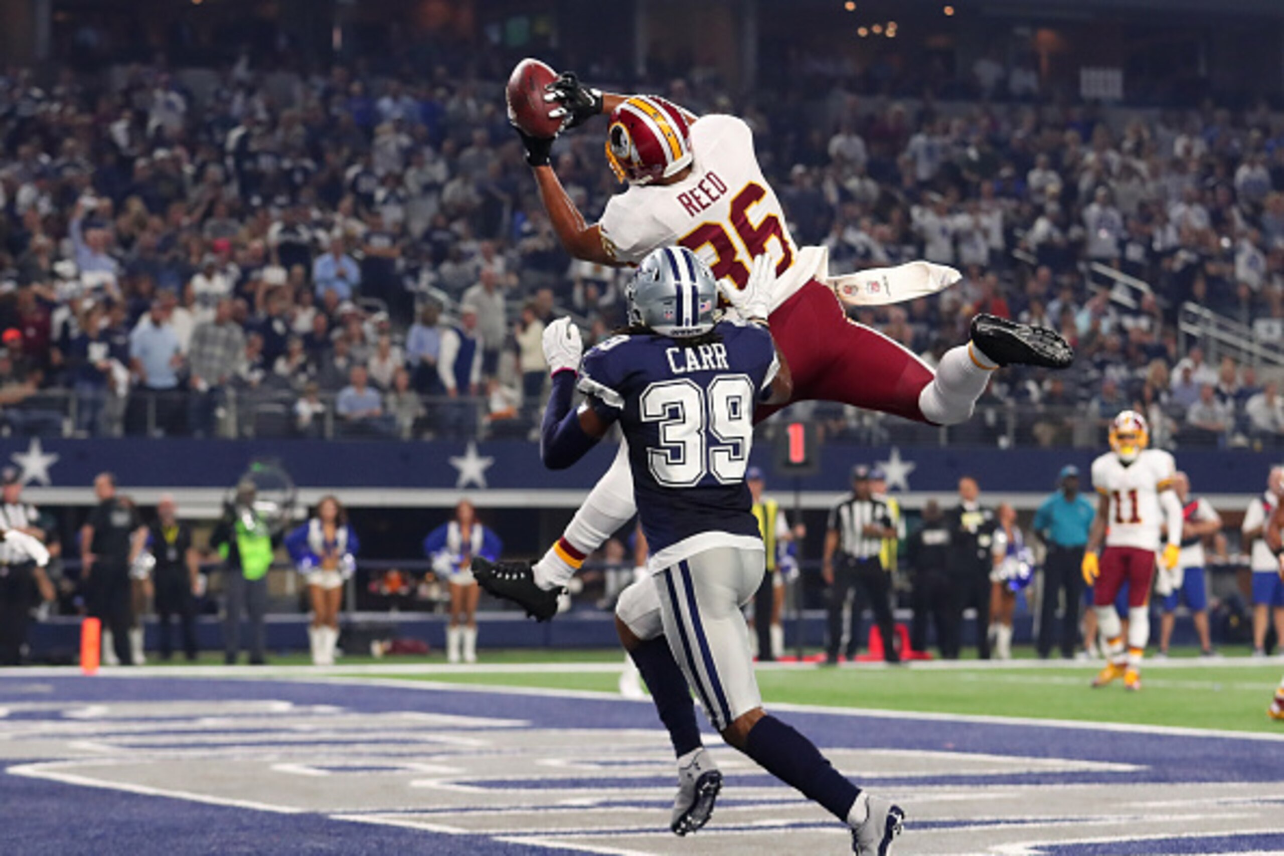 ARLINGTON, TX - NOVEMBER 24: Jordan Reed #86 of the Washington Redskins catches a touchdown pass during the fourth quarter against the Dallas Cowboys at AT&T Stadium on November 24, 2016 in Arlington, Texas. (Photo by Tom Pennington/Getty Images) ARLINGTON, TX - NOVEMBER 24: Jordan Reed #86 of the Washington Redskins catches a touchdown pass during the fourth quarter against the Dallas Cowboys at AT&T Stadium on November 24, 2016 in Arlington, Texas. (Photo by Tom Pennington/Getty Images)