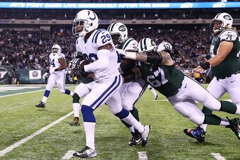 EAST RUTHERFORD, NJ - DECEMBER 05:  Mike Adams #29 of the Indianapolis Colts carries a reception in the third quarter against the New York Jets during their game at MetLife Stadium on December 5, 2016 in East Rutherford, New Jersey.  (Photo by Elsa/Getty 