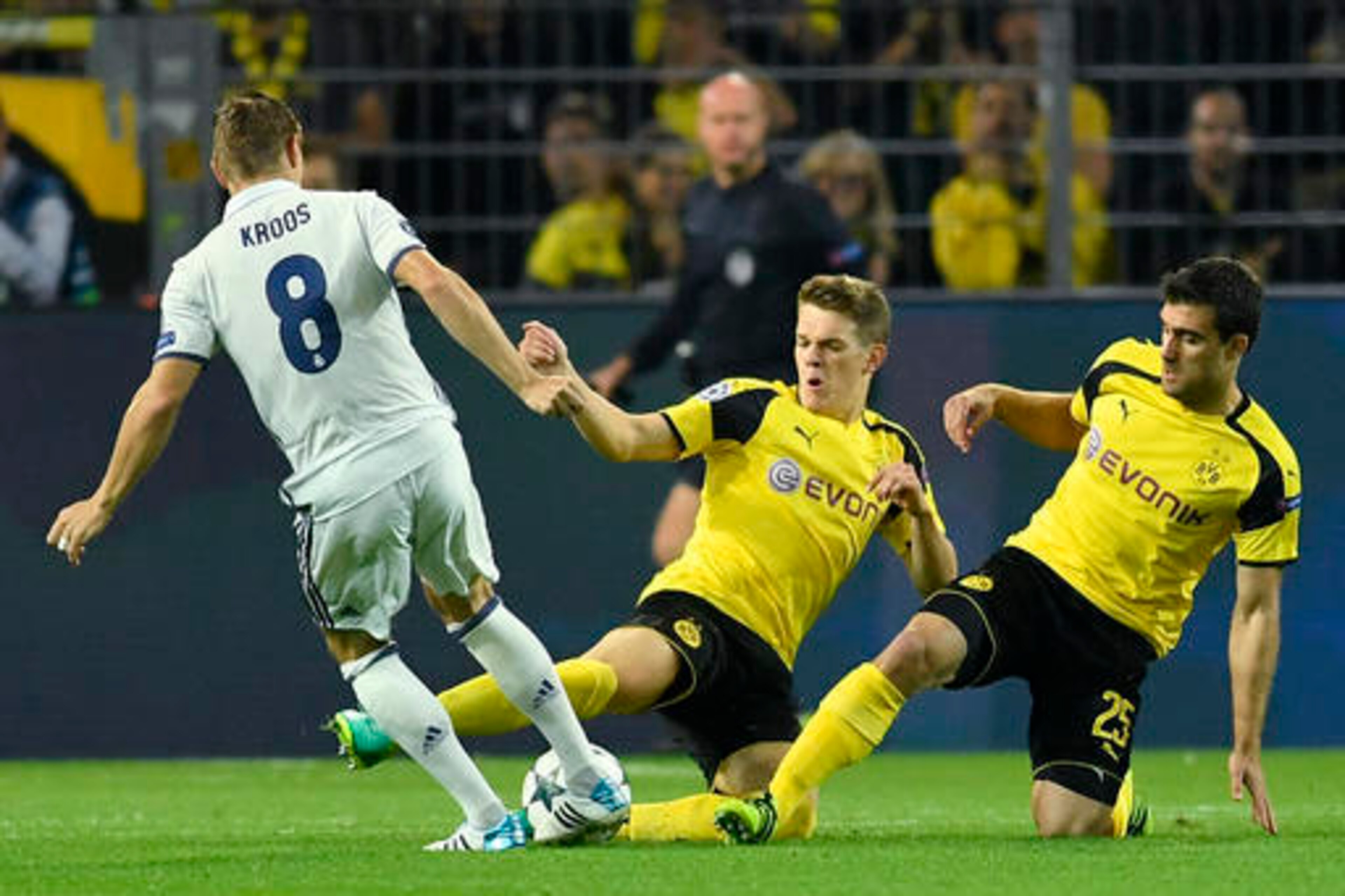 Toni Kroos occupied special attention in the first meeting. Toni Kroos occupied special attention in the first meeting.