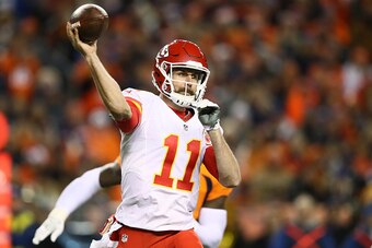 DENVER, CO - NOVEMBER 27:  Quarterback Alex Smith #11 of the Kansas City Chiefs passes in the first quarter of the game against the Denver Broncos at Sports Authority Field at Mile High on November 27, 2016 in Denver, Colorado. (Photo by Ezra Shaw/Getty I