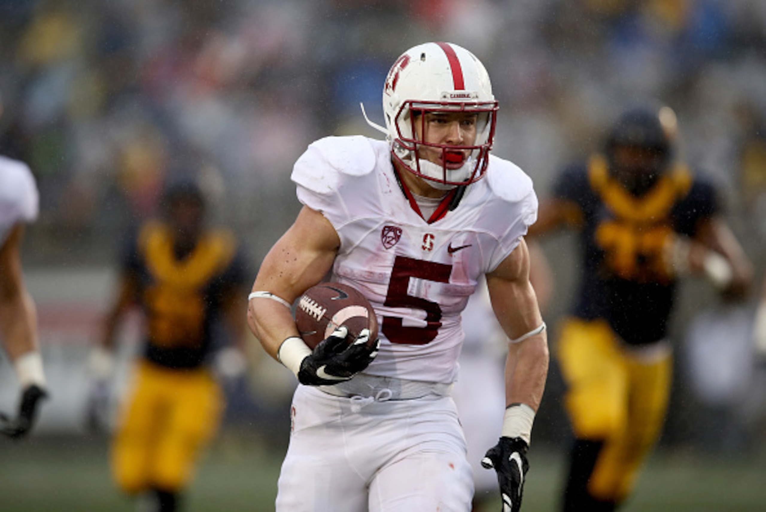 BERKELEY, CA - NOVEMBER 19:  Christian McCaffrey #5 of the Stanford Cardinal in action against the California Golden Bears at California Memorial Stadium on November 19, 2016 in Berkeley, California.  (Photo by Ezra Shaw/Getty Images)
