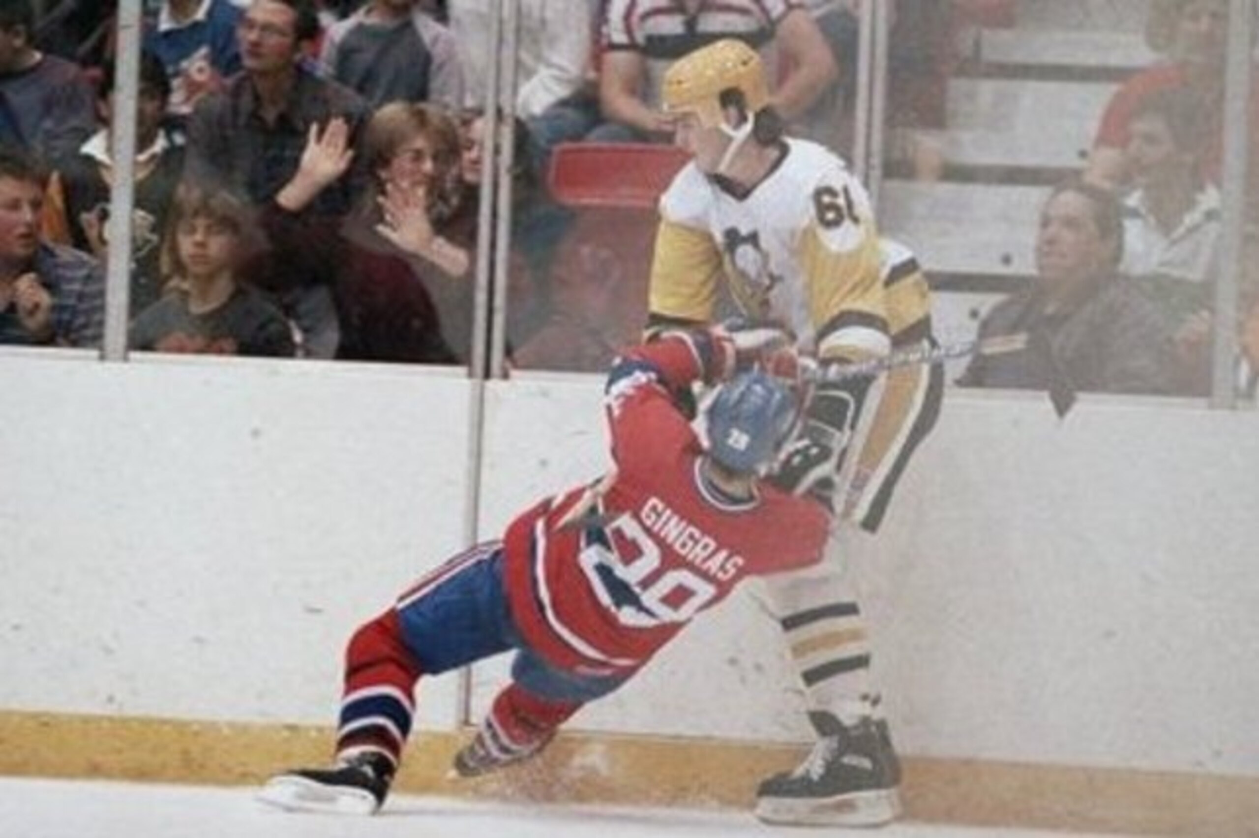 Mario Lemieux in action in 1987-88.