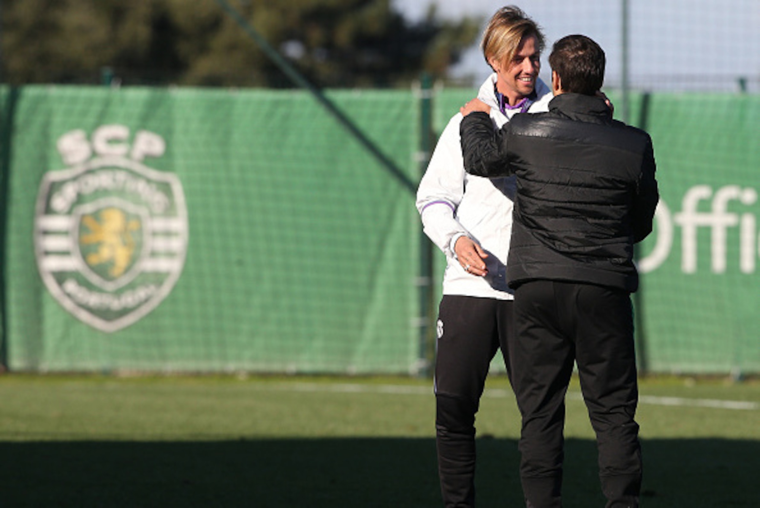 ALCOCHETE, PORTUGAL - NOVEMBER 22: Real Madrid's head coach Jose Maria Gutierrez Hernandez with Sporting CP's head coach Tiago Fernandes at the end of the UEFA Youth Champions League match between Sporting Clube de Portugal and Real Madrid CF at Academia ALCOCHETE, PORTUGAL - NOVEMBER 22: Real Madrid's head coach Jose Maria Gutierrez Hernandez with Sporting CP's head coach Tiago Fernandes at the end of the UEFA Youth Champions League match between Sporting Clube de Portugal and Real Madrid CF at Academia