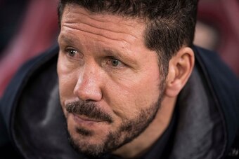 MADRID, SPAIN - DECEMBER 03: Coach Diego Simeone of Atletico de Madrid prior to the La Liga match between Atletico de Madrid and RCD Espanyol at the Vicente Calderon Stadium on 03 November 2016 in Madrid, Spain. (Photo by Power Sport Images/Getty Images)