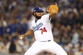 LOS ANGELES, CA - OCTOBER 18:  Kenley Jansen #74 of the Los Angeles Dodgers delivers a pitch against the Chicago Cubs in the eighth inning of game three of the National League Championship Series at Dodger Stadium on October 18, 2016 in Los Angeles, Calif